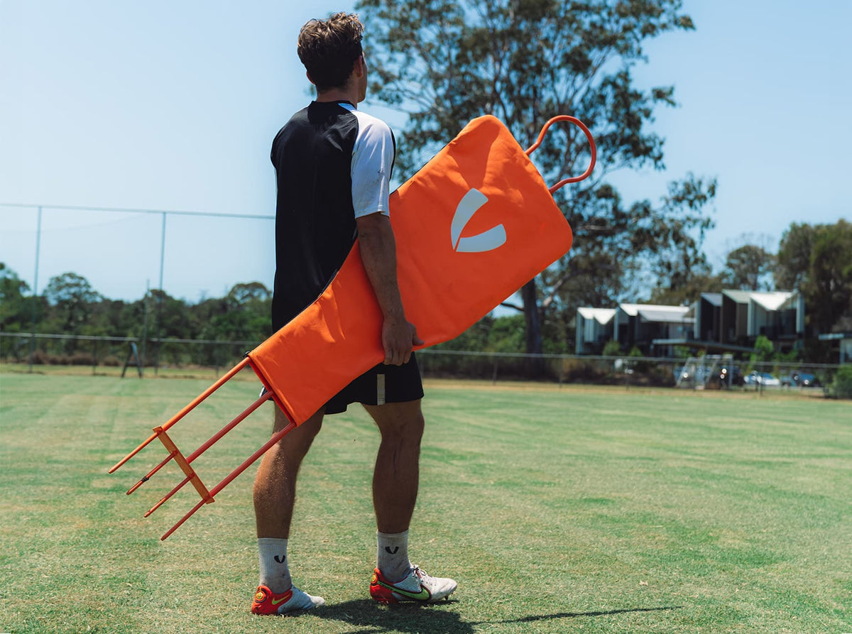 Free Kick Man - Orange